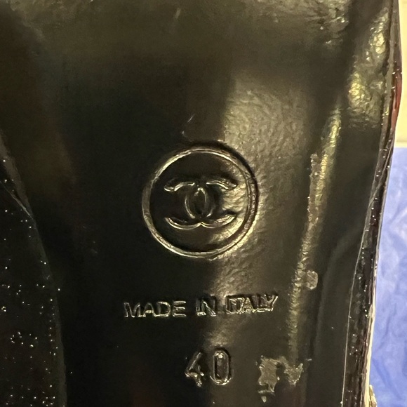 Chanel Black Glitter Star Embossed Patent Leather CC Embellished Platform Pumps - Picture 2 of 16